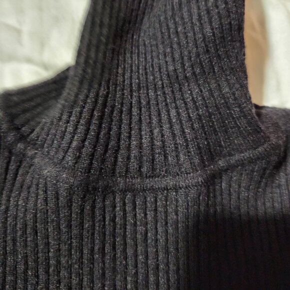 Express Ribbed Fitted Turtleneck - Picture 3 of 3